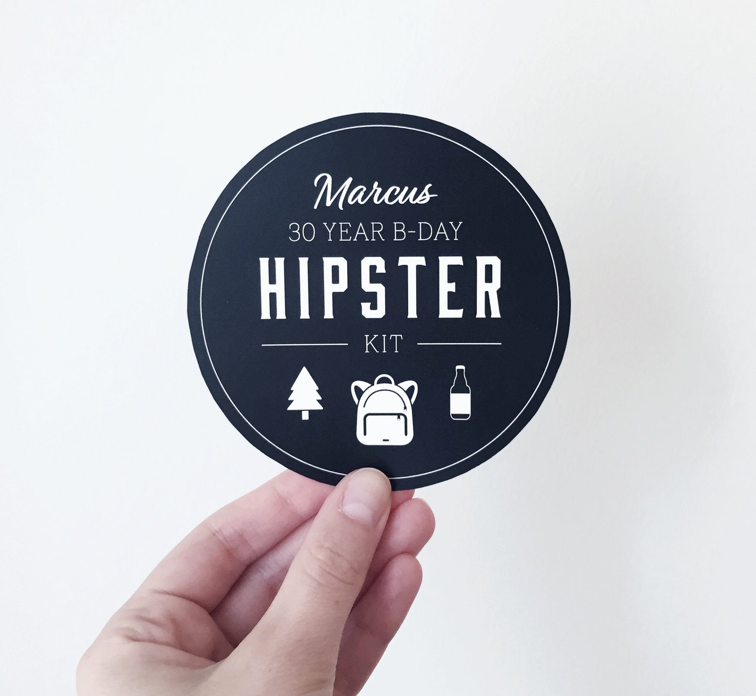 Närbild på svart hipster kit klistermärke